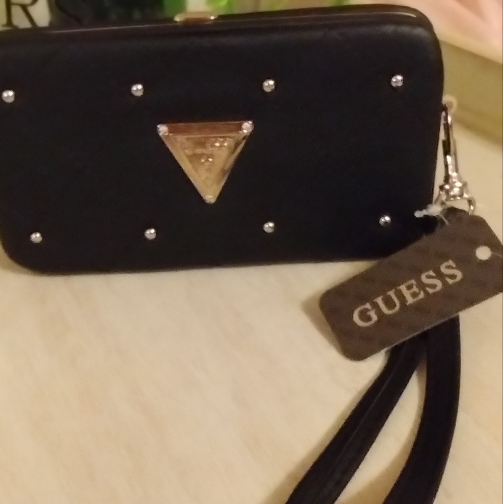 Guess Phone And Credit Card Black Wristlet. NWT.